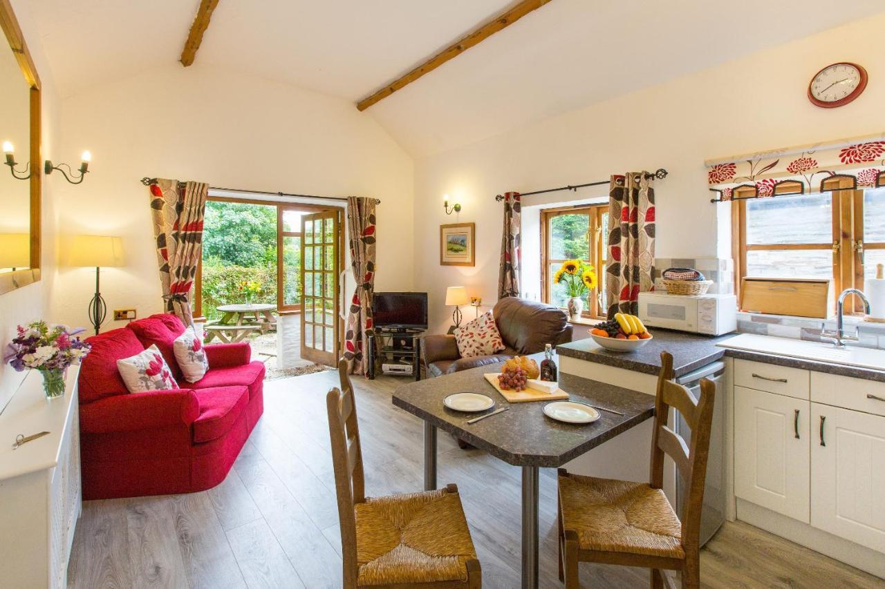 Croft Farm & Celtic Cottages 卡迪根 外观 照片